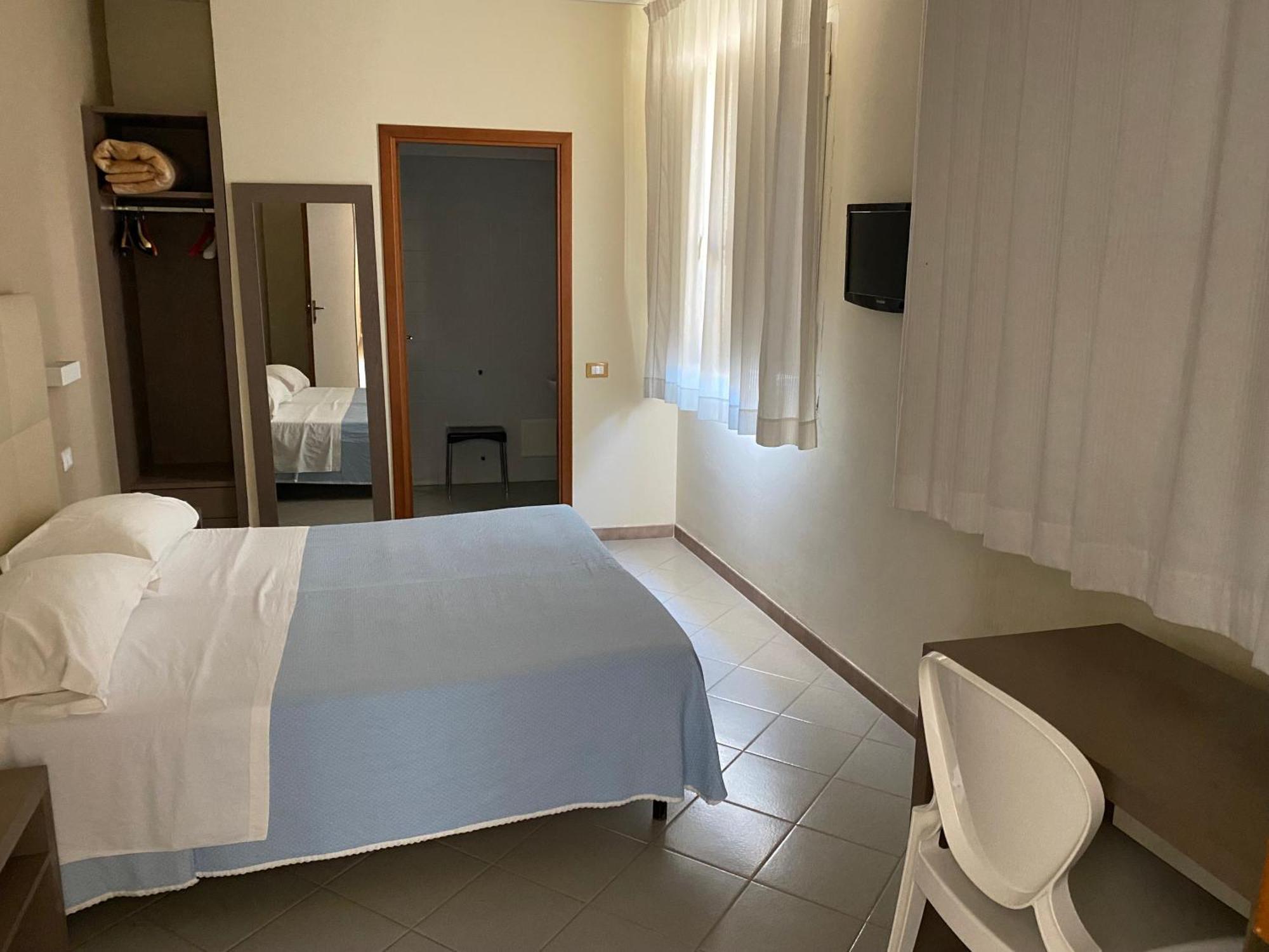 Moderno Hotel 2*