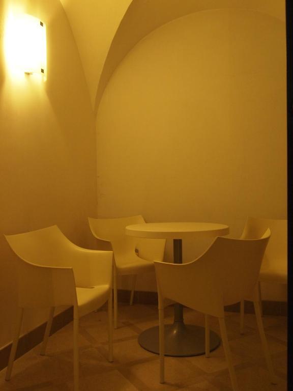 Moderno Hotel 2*